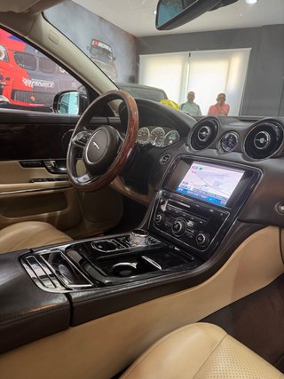 JAGUAR XJ 3.0d 275cv 🟡 NACIONAL FULL EXTRAS