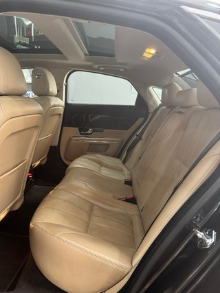 JAGUAR XJ 3.0d 275cv 🟡 NACIONAL FULL EXTRAS