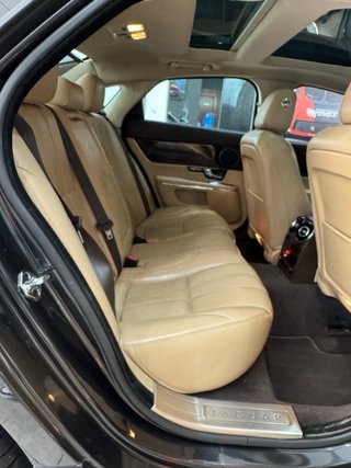 JAGUAR XJ 3.0d 275cv 🟡 NACIONAL FULL EXTRAS