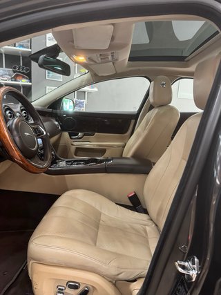 JAGUAR XJ 3.0d 275cv 🟡 NACIONAL FULL EXTRAS