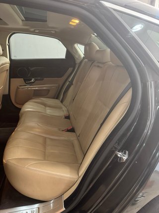 JAGUAR XJ 3.0d 275cv 🟡 NACIONAL FULL EXTRAS