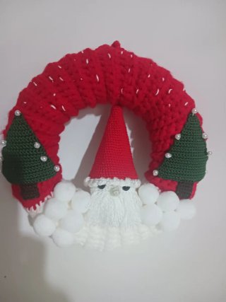Corona de Navidad con Elfo Tejido