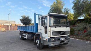 Volvo FL250 Volquete Basculante 220.000 kms