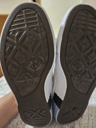 Zapatillas Converse Blancas y Grises