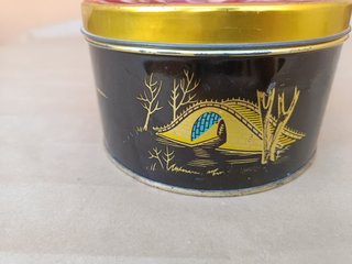 Lata antigua estilo chino Logroñesa S.L.