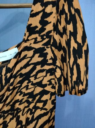 Vestido corto estampado Talla M