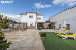 Chalet en venta en Otura