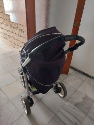 Carro de bebé negro
