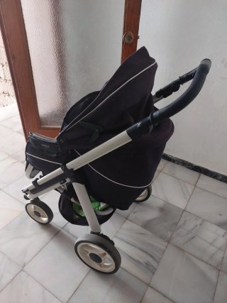 Carro de bebé negro