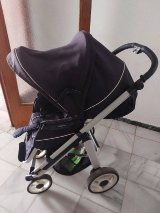 Carro de bebé negro