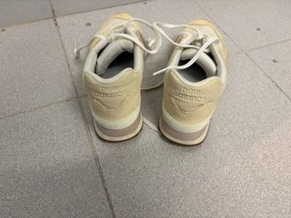 Zapatillas New Balance Beige/Rosa Talla 36
