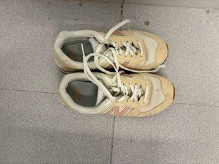 Zapatillas New Balance Beige/Rosa Talla 36