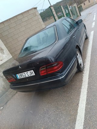 Mercedes-Benz 270