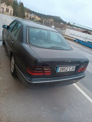 Mercedes-Benz 270
