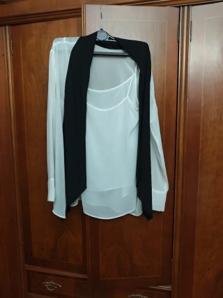 Blusa manga larga negra y blanca