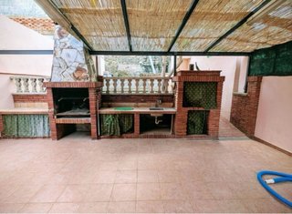 Chalet 214 m² con piscina y jardín privado