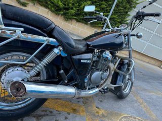 Suzuki Marauder 125 Negra
