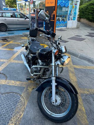 Suzuki Marauder 125 Negra