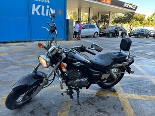 Suzuki Marauder 125 Negra
