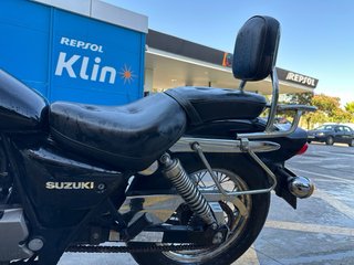 Suzuki Marauder 125 Negra