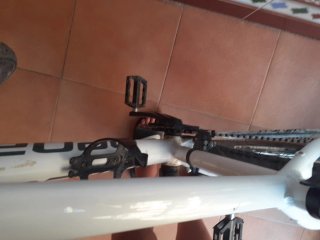 Bicicleta Talla M - Frenos  9 piñones 2 coronas