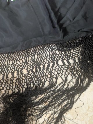 Mantón de Manila negro