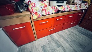 Cama con almacenaje y mueble auxiliar