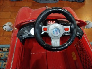Macchina elettrica per bambini rossa