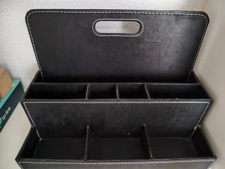 Set oficina: silla, escritorio y estantería