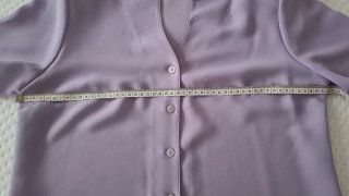 Blusa lila con pedrería