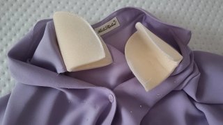 Blusa lila con pedrería