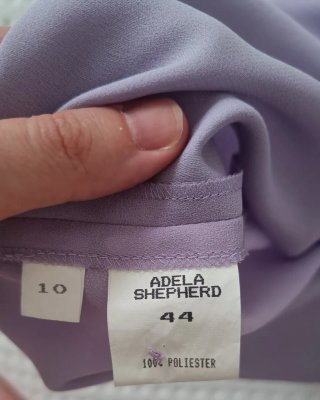 Blusa lila con pedrería