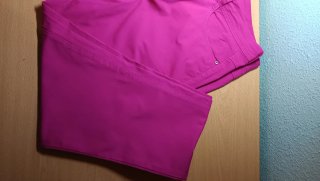 Pantalón pitillo chica rosa