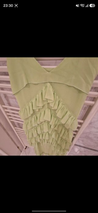 Abito lungo verde con rouches