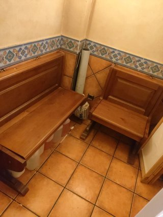 Bancos de madera rústicos