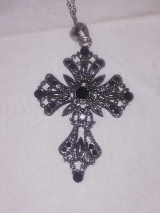 Croce gotica nera e argento e catenella