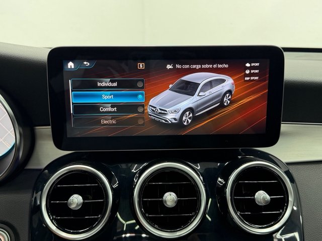 Mercedes-Benz GLC Coupé 2021 300e 320cv AMG LINE