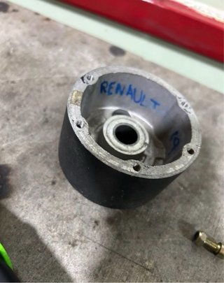 Piña Volante Renault 19