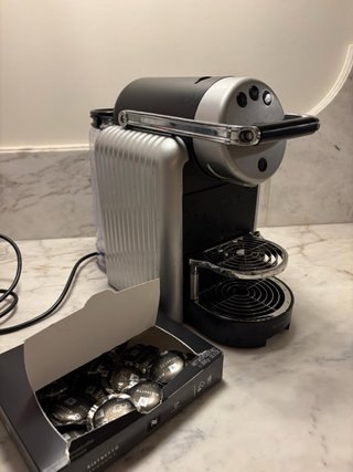 Cafetera Nespresso Profesional (No funciona)