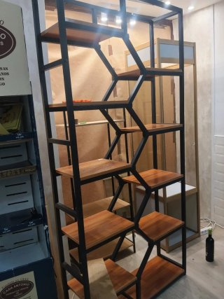 Estantería Metálica y Madera Diseño Hexagonal