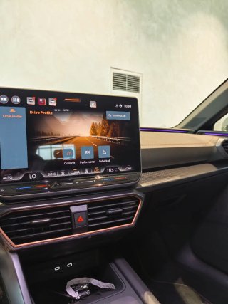 CUPRA Leon 2025