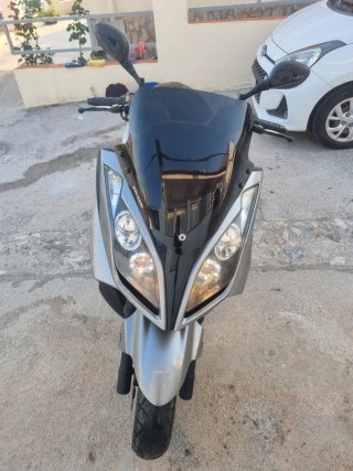 Kymco Super Dink 300 ABS Maxi Scooter