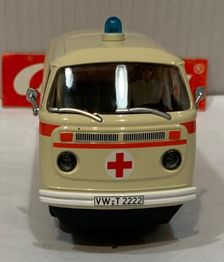 Scalextric Carrera VW T2b Ambulancia