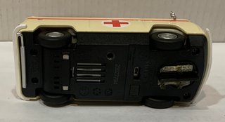 Scalextric Carrera VW T2b Ambulancia