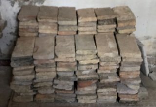 Lote completo de ladrillos antiguos sevillanos.