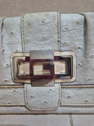 Monedero Guess Piel Efecto Avestruz