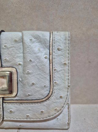 Monedero Guess Piel Efecto Avestruz