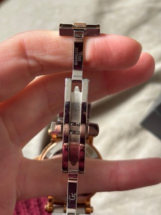 Reloj Guess Collection Mujer Oro y Plata