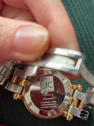 Reloj Guess Collection Mujer Oro y Plata