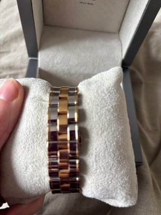 Reloj Guess Collection Mujer Oro y Plata